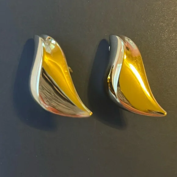 Dior 18K GOLD PLATED STAMPED SCULPTURAL EARRINGS - Picture 1 of 17